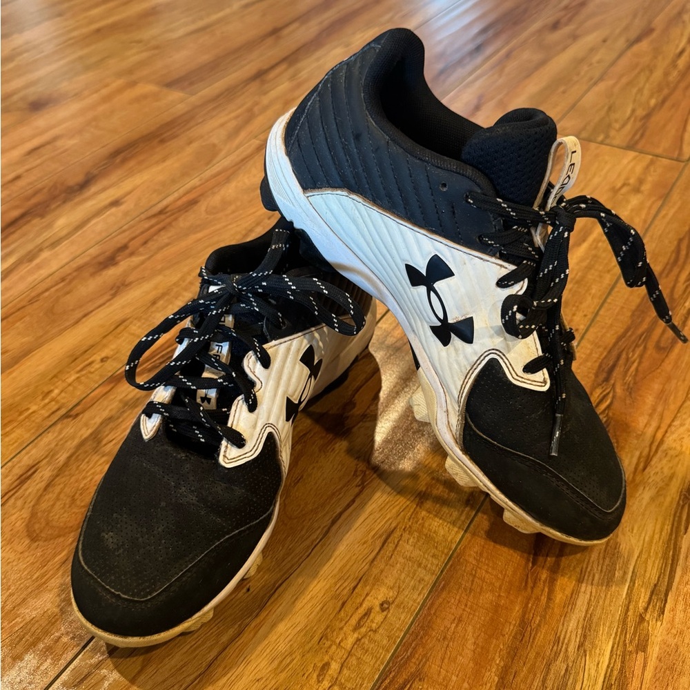 Under Armour Black and White baseball Cleats